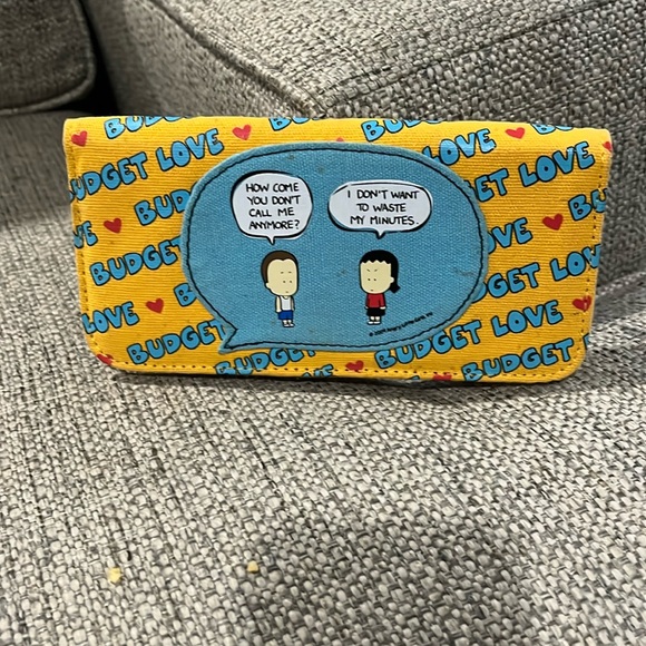 Angry Little Girls By Lela Lee Wallet yellow with red hearts blue text - Picture 1 of 9